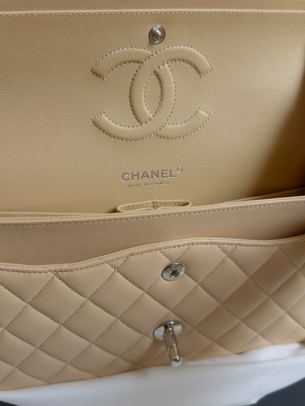 CHANEL Beige Quilted Leather Shoulder Bag with Chain Strap - Picture 9 of 16